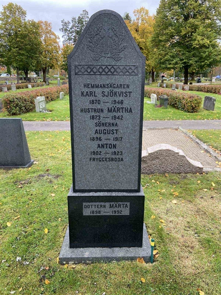 Gravnummer: 1 03    108, 109, 110, 111