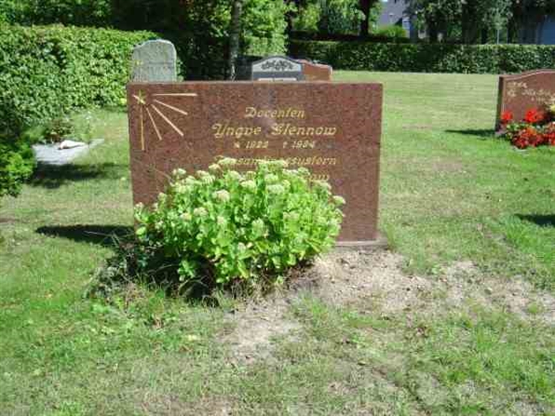 Grave number: FLÄ E    84-85