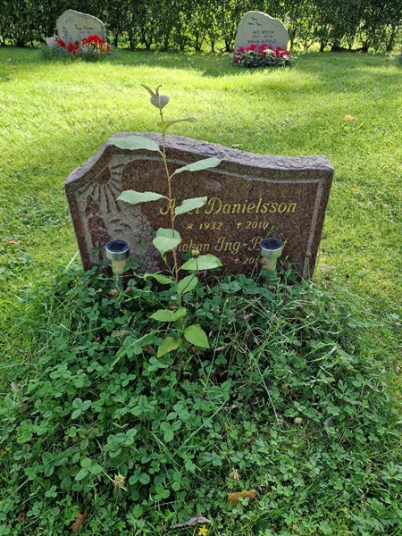 Grave number: 1 KV16    38-39