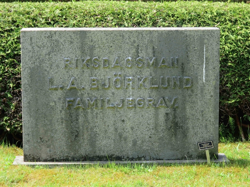 Grave number: HÖB 46    12