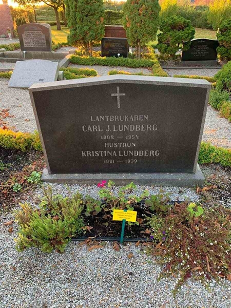 Grave number: KN H      6, 7, 8