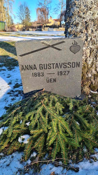 Grave number: M G 05 93-94