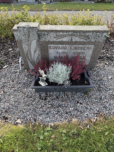 Grave number: 4 N ND    43