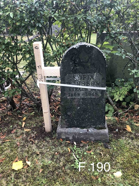 Grave number: AK F   190