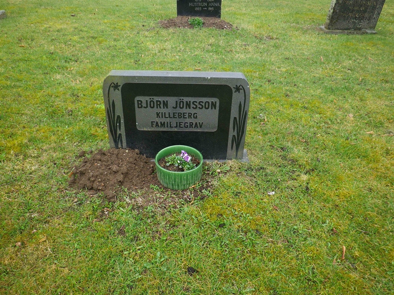 Grave number: LO C   358, 359