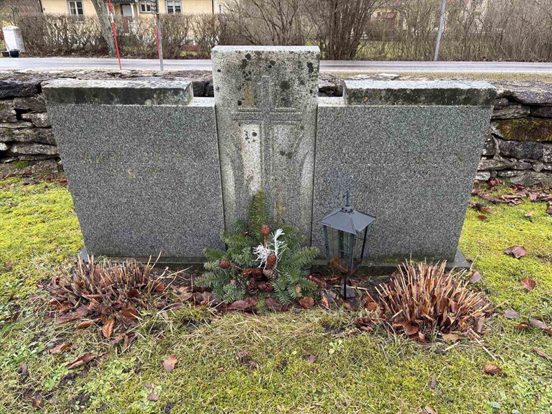 Grave number: L A 25