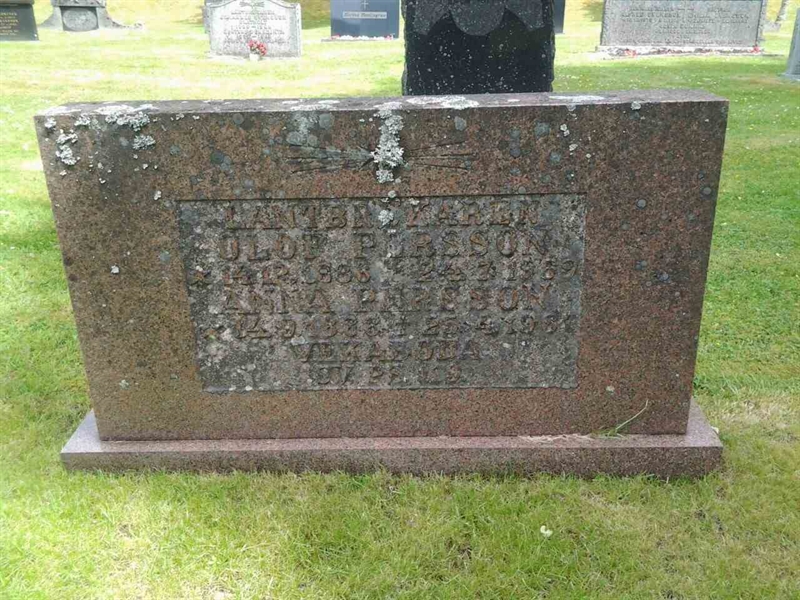 Grave number: 01 B   104, 105