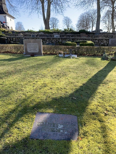 Grave number: SÖ H   104