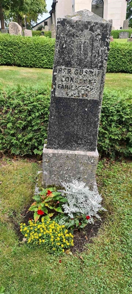 Grave number: M V    4, 5, 6