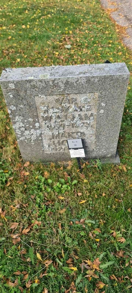 Grave number: M H   98