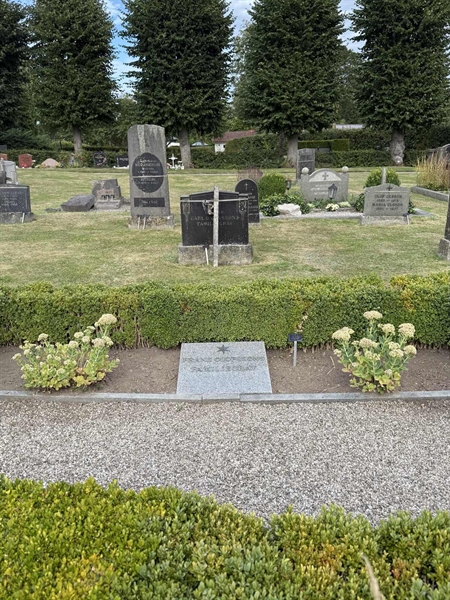 Grave number: ON C   277, 278, 279