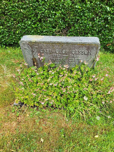 Grave number: kö 01 16   112-113