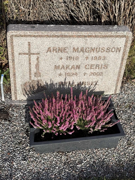 Grave number: 4 N ND    87