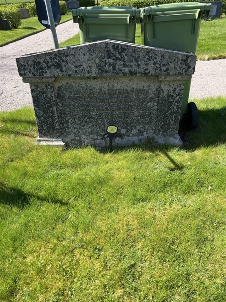 Grave number: 3 Ga 04    93-94