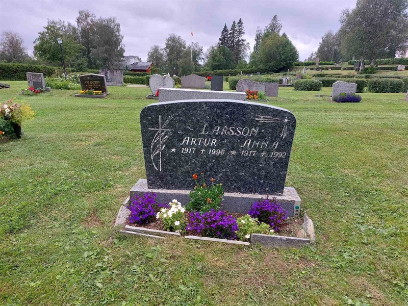 Grave number: FÖ 7    51, 52