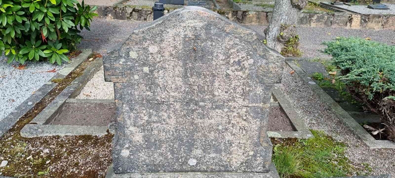 Grave number: LM 3 54  008