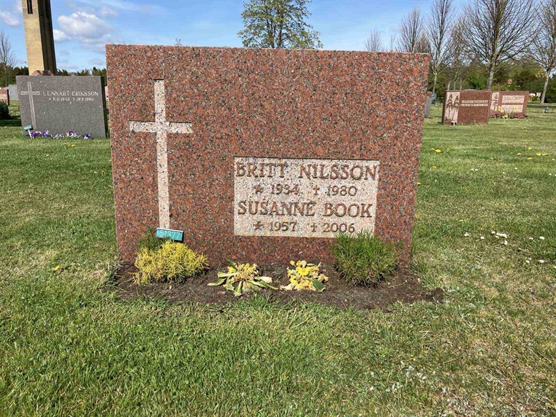 Grave number: R 01   523, 524