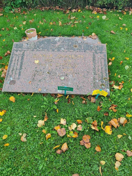 Grave number: K1 02   215, 216