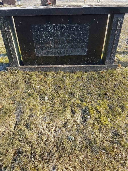 Grave number: RK N 11     9, 10