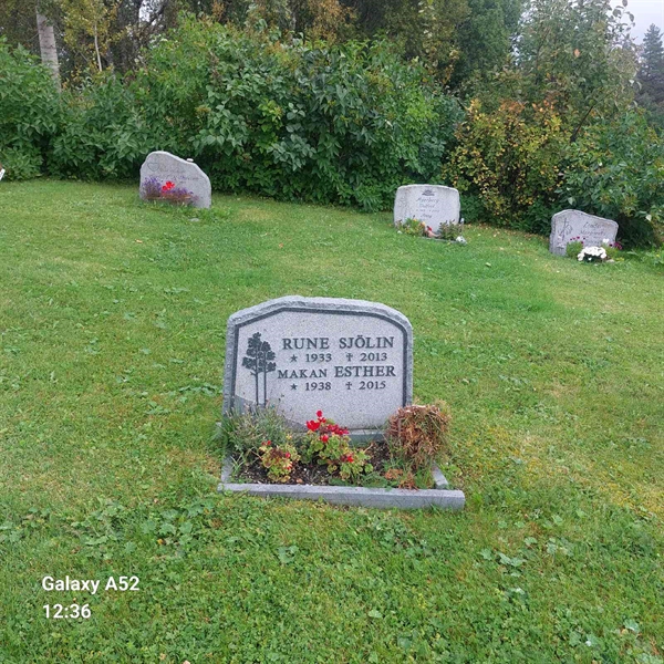 Grave number: N K 12, 13