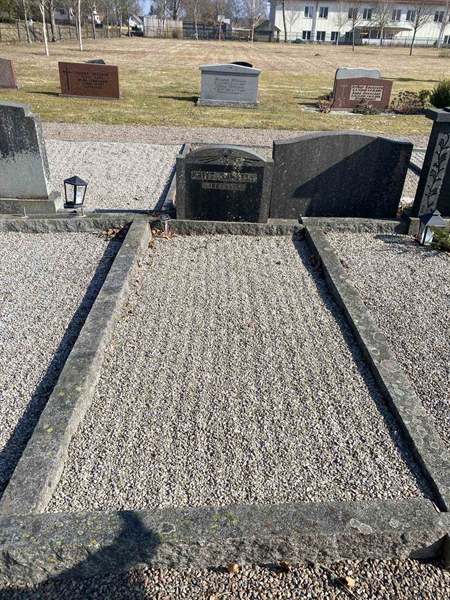 Grave number: 30 B    58