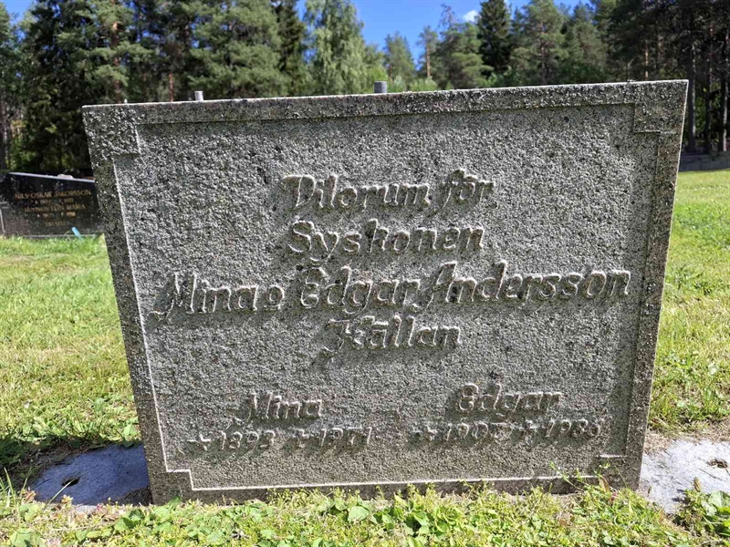 Grave number: 001 2   722