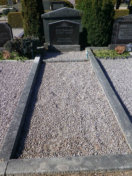 Grave number: OS E   346