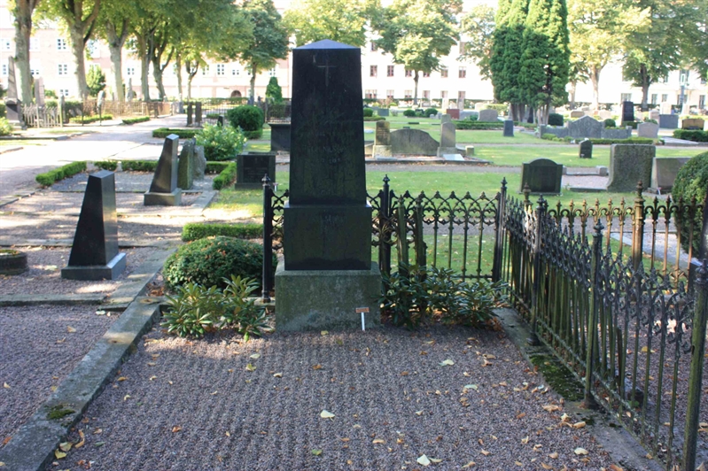 Grave number: Ö 14y    43, 44