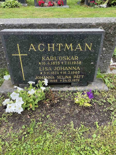 Gravnummer: N 4 4   557