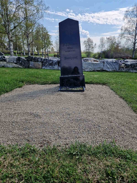 Grave number: 501 04 533-535