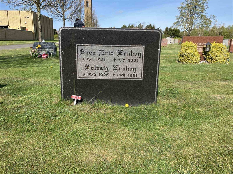 Grave number: R 01 500, 501