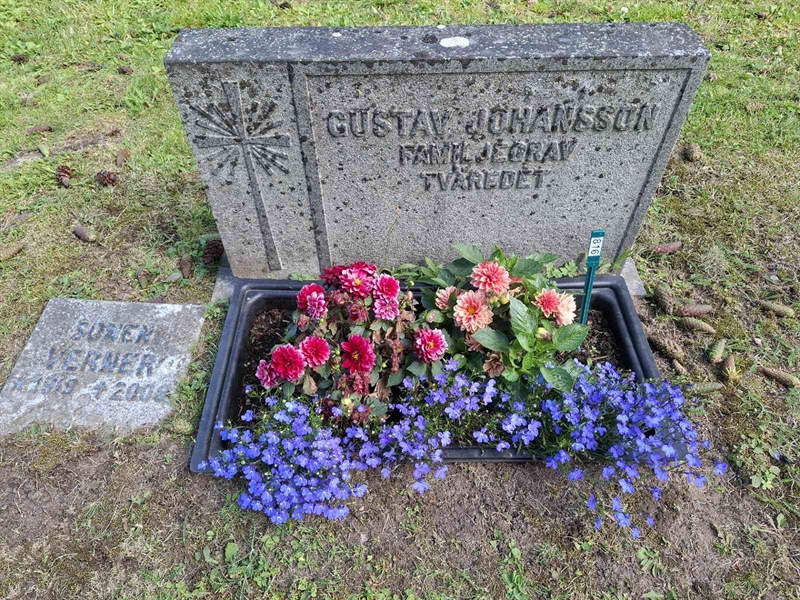 Grave number: 001 2   816