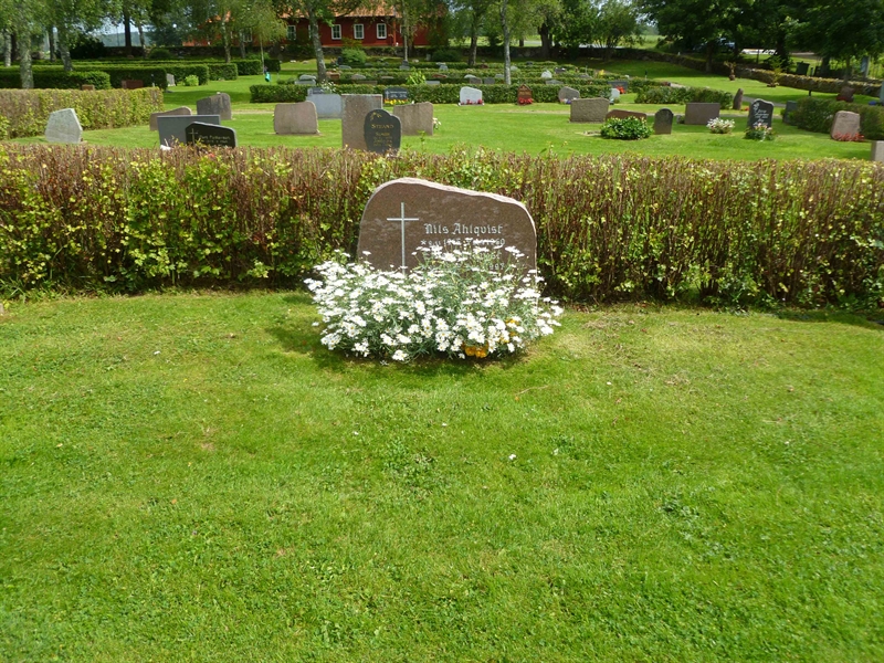 Grave number: ROG G   18, 19