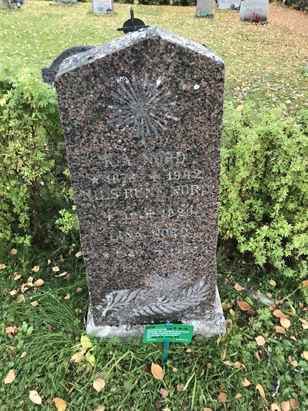 Grave number: UN F    70, 71