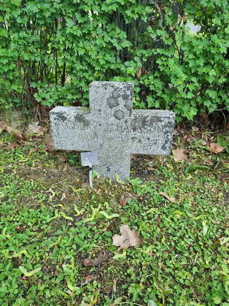 Grave number: 1 19   32