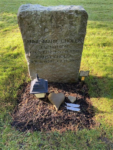 Hautatunnus: 2 E   678