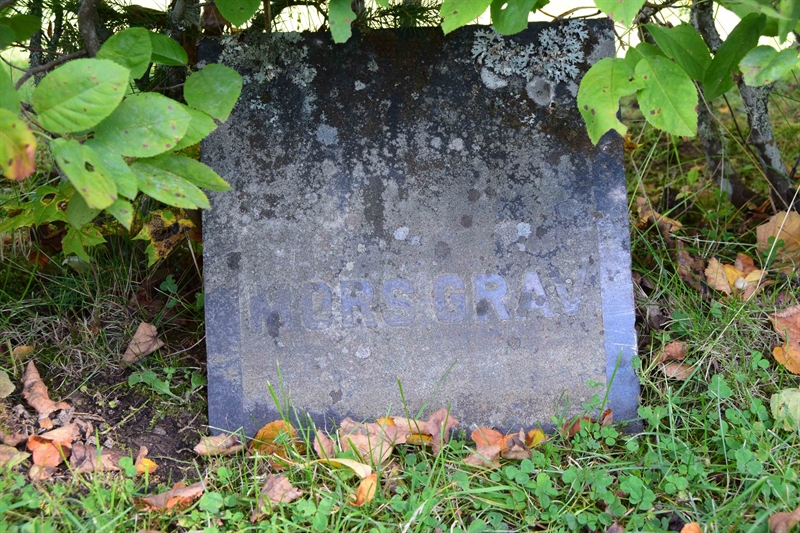 Grave number: 01 11    67