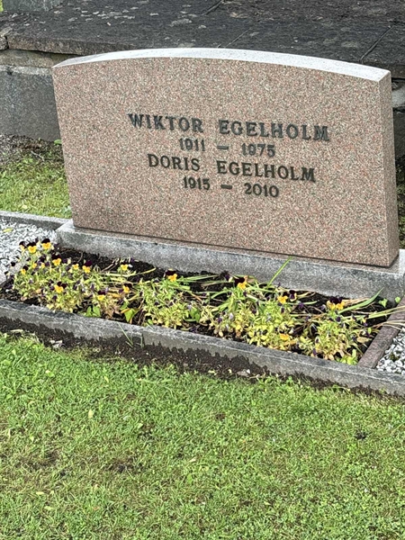 Grave number: SKF D   241, 242