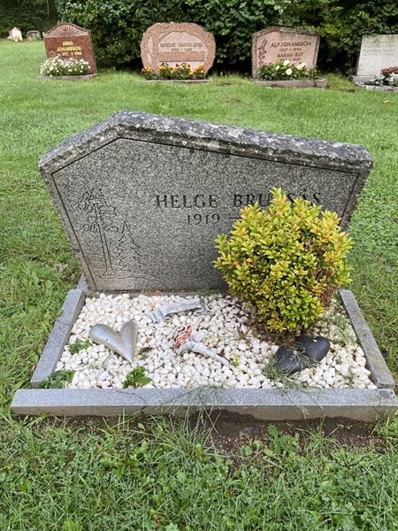 Grave number: 5 01   123