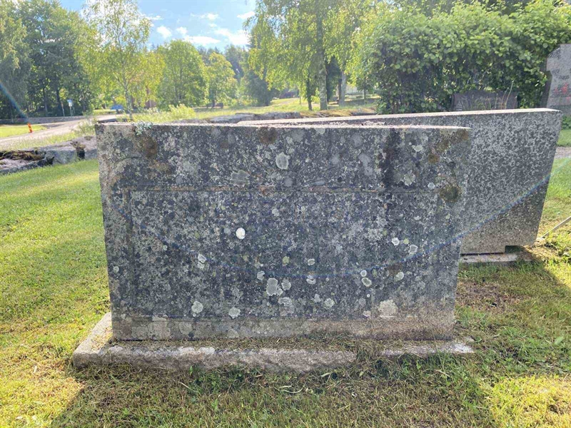 Grave number: 8 1 01    76