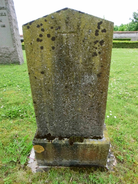 Grave number: KÄ B 009-010