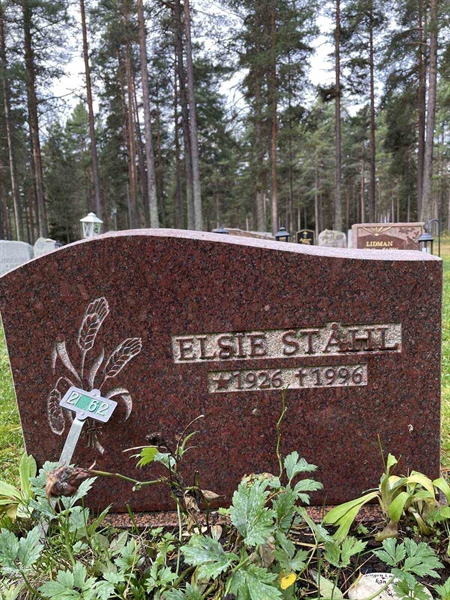 Grave number: 3 2    62