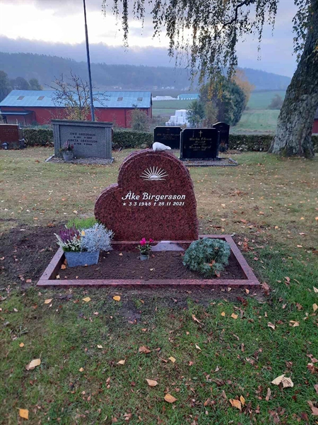 Grave number: VG D   135-136
