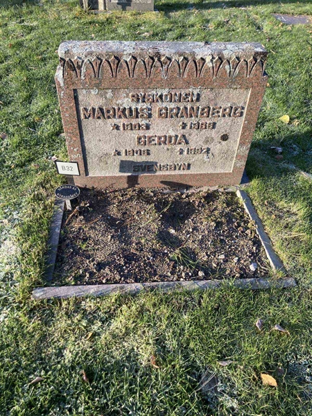 Grave number: 1 NB    32