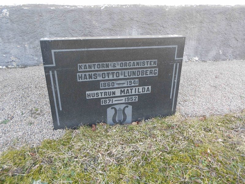 Grave number: V 8   155