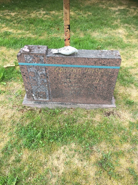 Grave number: 2 F   327