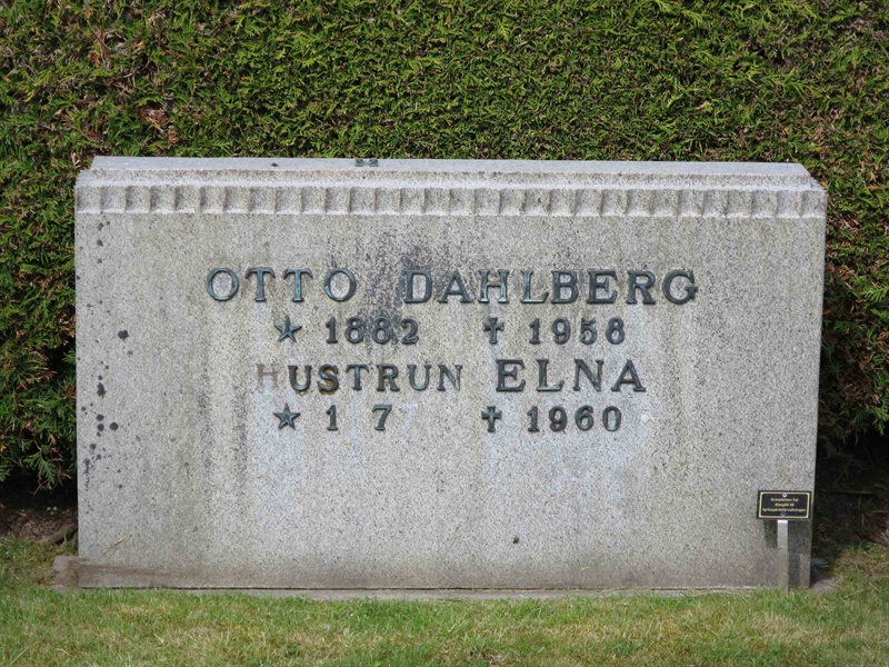 Grave number: HÖB 48    32