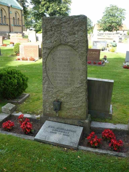 Grave number: SKF C   152, 153