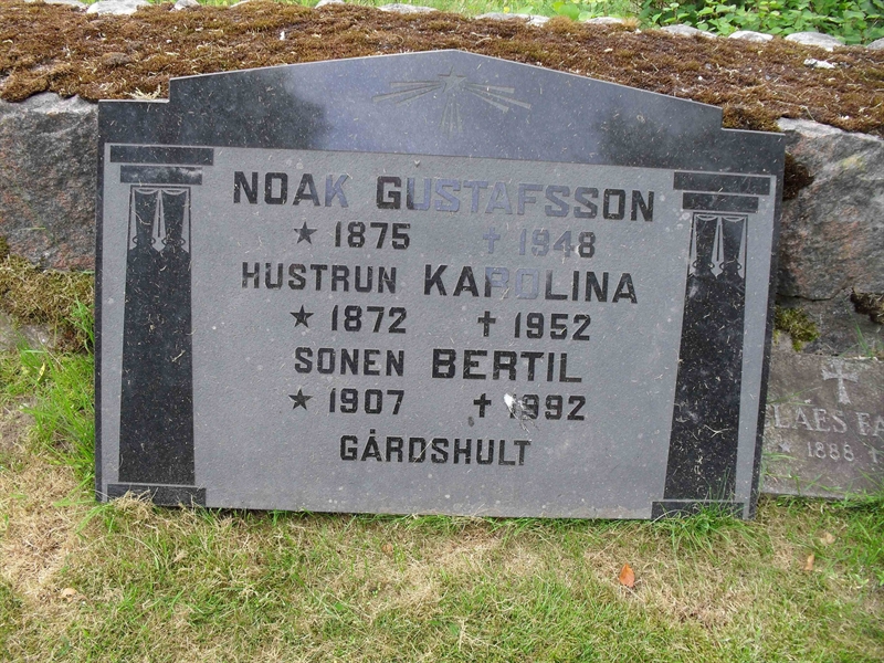Grave number: 3 GK   105, 106