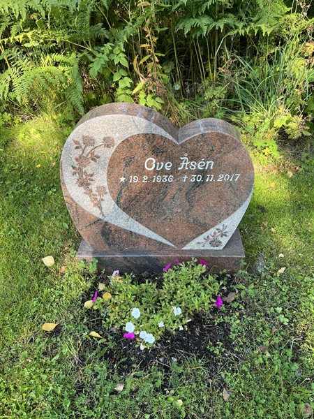 Grave number: 30ST TALL    90